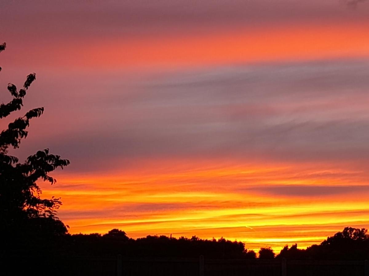Hawarden Near Chester 외부 사진